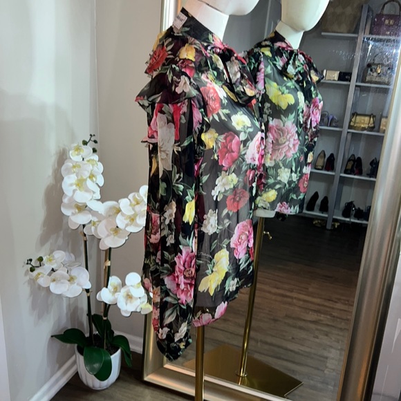 Dolce & Gabbana Top 2020 collection. XS Blouse, but will fit a Small - Picture 2 of 4